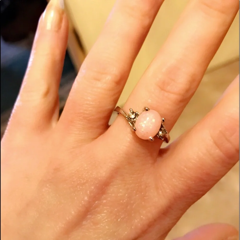 BRAND NEW.925SS OVAL CUT PINK OPAL RING